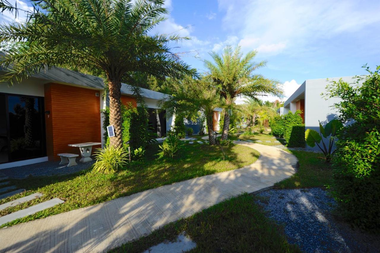 Barong Resort Ban Phe Exterior foto